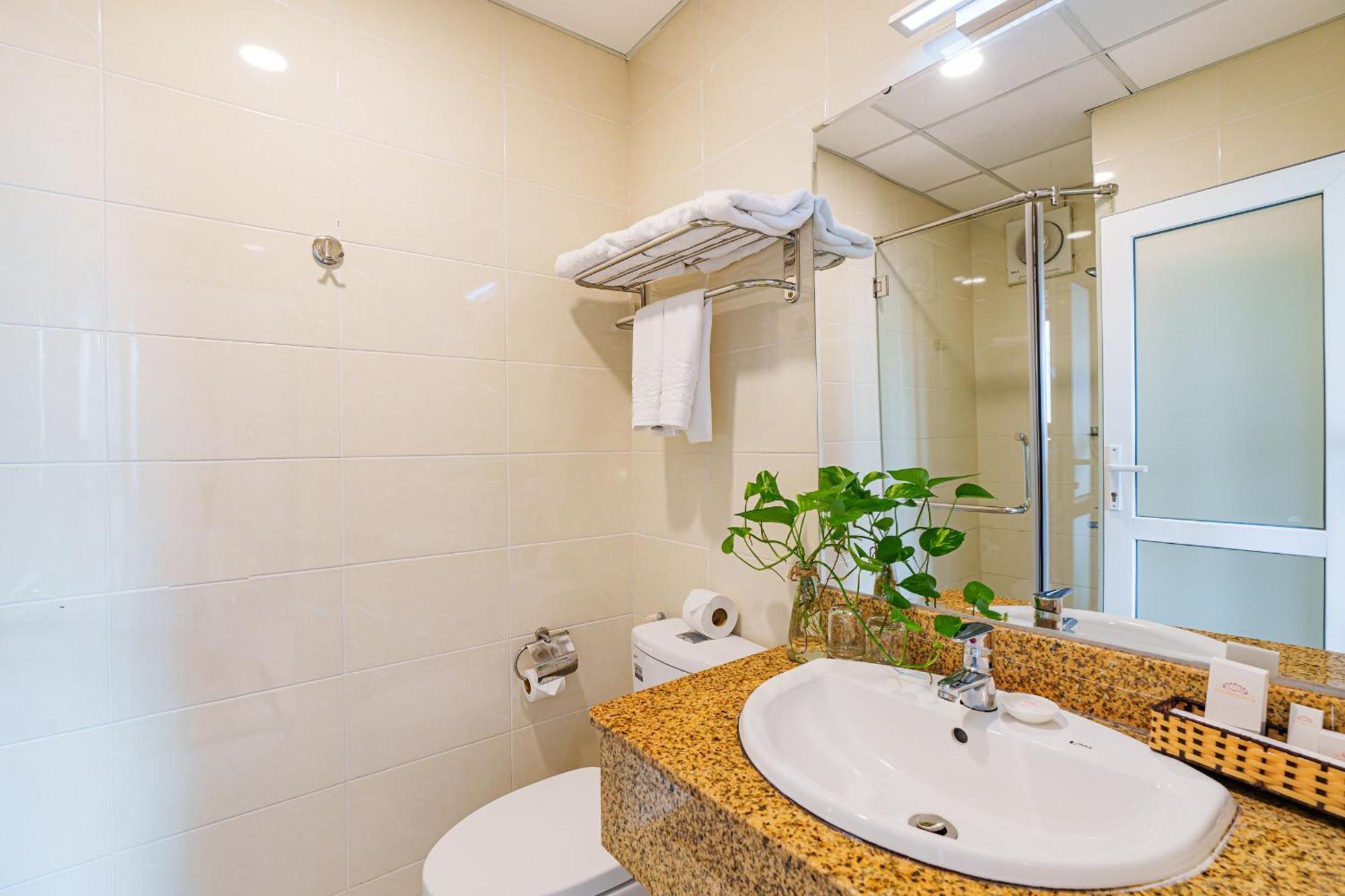 Phòng Giường Đôi Hạng Tiết Kiệm